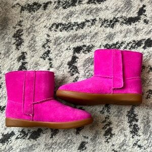 Ugh Keelan II, size 11 little kid, berry, never worn outside.